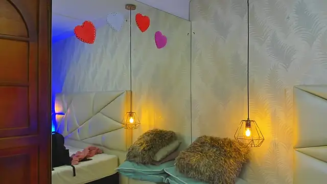 Snapshot of laurettedela_rouse chatting on November 30, 10:19 am laurettedela rouse online show from November 30, 10:19 am