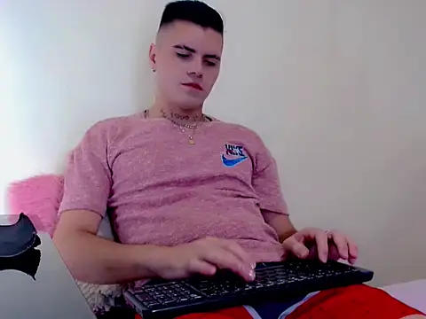 Sebastian Loaiza online show from November 28, 11:18 pm