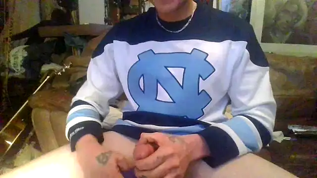 jigglethaypussi online show from February 1, 2:10 am