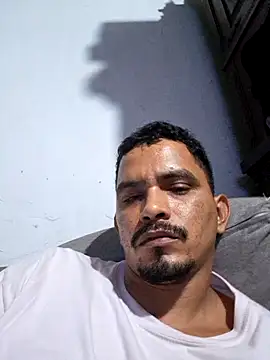 Snapshot of Donkjam chatting on November 4, 7:40 am Donkjam online show from November 4, 7:40 am