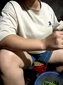 anhanh000 online show from November 6, 10:49 am