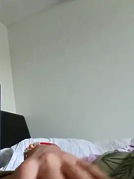 Snapshot of 3leo10 chatting on April 5, 7:16 am 3leo10 online show from April 5, 7:16 am