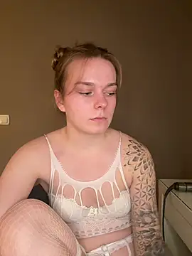 LisaFreierxx online show from February 22, 7:12 pm