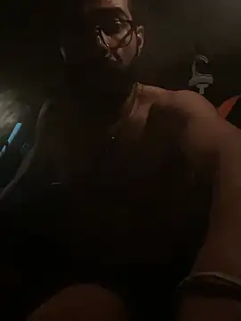 Snapshot of Dave_5518 chatting on March 21, 9:25 am Dave 5518 online show from March 21, 9:25 am