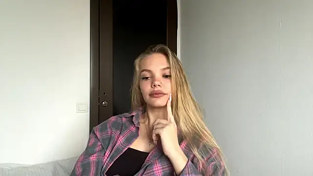 Snapshot of SweetAmelia69 chatting on November 10, 5:28 am SweetAmelia69 online show from November 10, 5:28 am