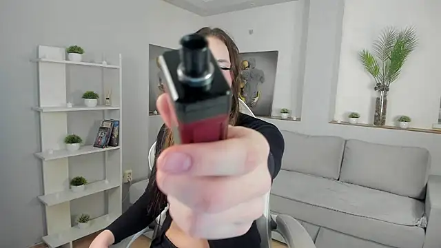 Snapshot of MadisonMongomeri chatting on November 12, 9:10 am MadisonMongomeri online show from November 12, 9:10 am