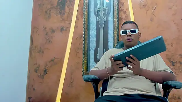 the hot boy0 online show from November 10, 11:53 am