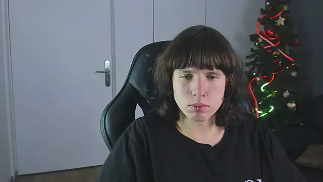 CutieKai  online show from December 21, 10:06 pm