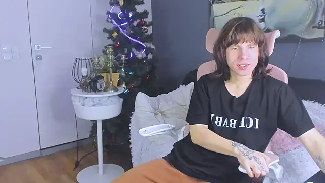 Snapshot of CutieKai_ chatting on January 12, 10:15 pm CutieKai online show from January 12, 10:15 pm