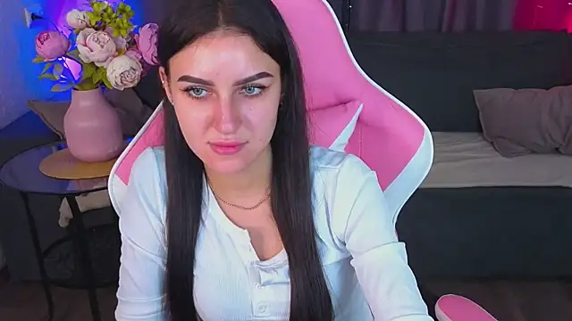 Snapshot of Katrin_Mur chatting on November 5, 3:34 pm Katrin Mur online show from November 5, 3:34 pm