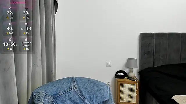 Snapshot of ScarletFlamee chatting on November 9, 8:29 pm ScarletFlamee online show from November 9, 8:29 pm