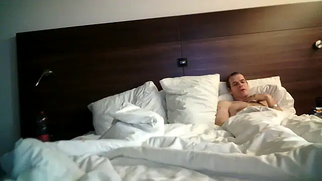 Snapshot of paulus52 chatting on November 8, 6:57 am paulus52 online show from November 8, 6:57 am