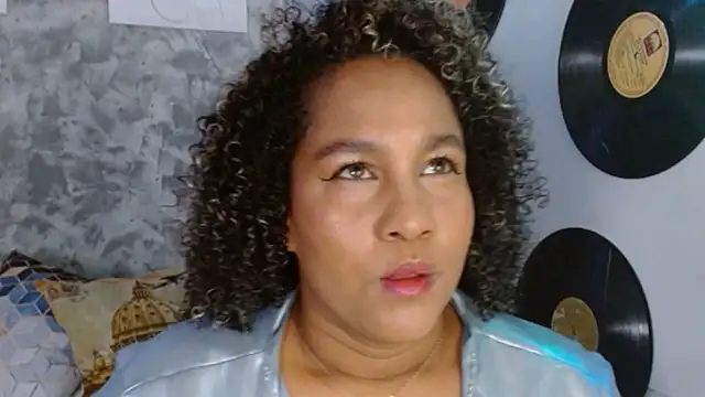 Snapshot of Ambar_foxy chatting on November 6, 7:59 pm Ambar foxy online show from November 6, 7:59 pm