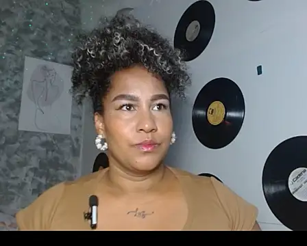 Snapshot of Ambar_foxy chatting on November 15, 8:05 pm Ambar foxy online show from November 15, 8:05 pm