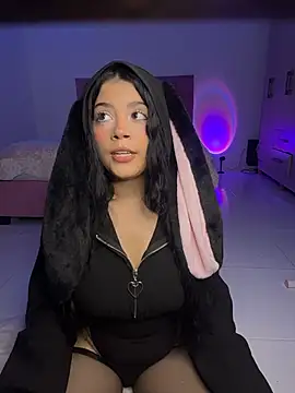 EmillieX online show from February 18, 2:07 am