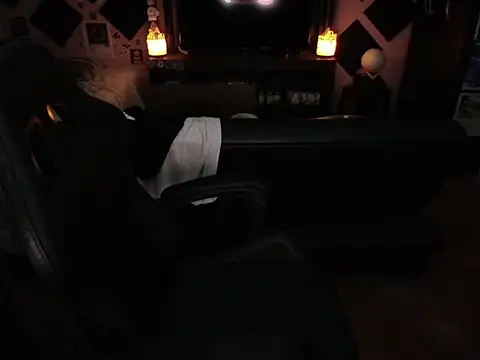 Snapshot of AtlasRise chatting on November 3, 1:08 am AtlasRise online show from November 3, 1:08 am