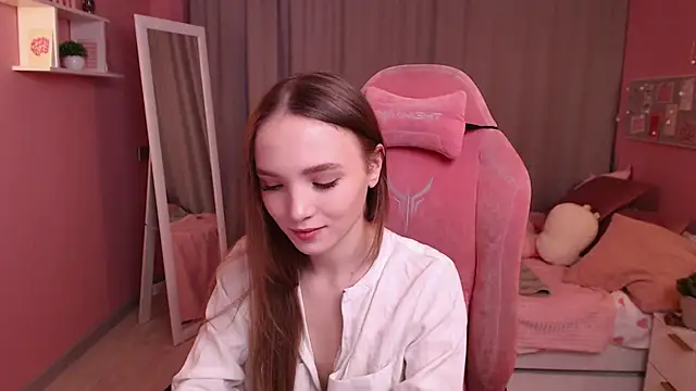 Adria Arjona online show from February 6, 7:34 am