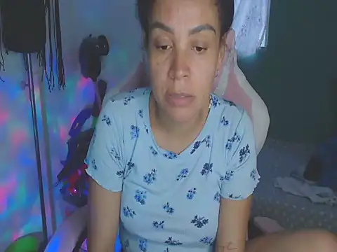 Snapshot of shayna_cute chatting on July 19, 11:08 pm shayna cute online show from July 19, 11:08 pm