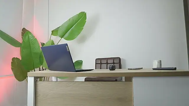 nylonisabella online show from March 7, 9:12 pm