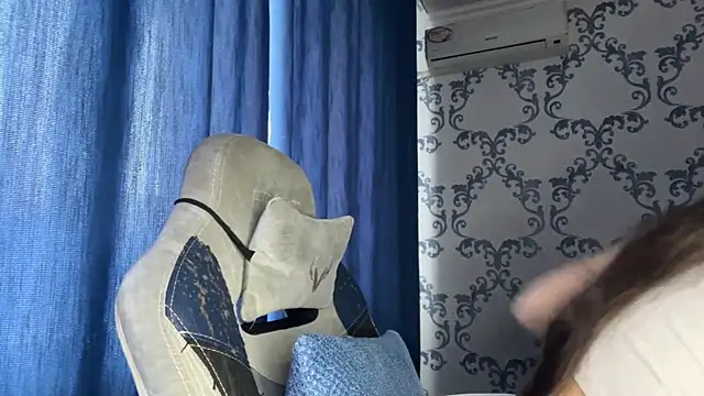 TwotyBright online show from March 2, 7:15 am