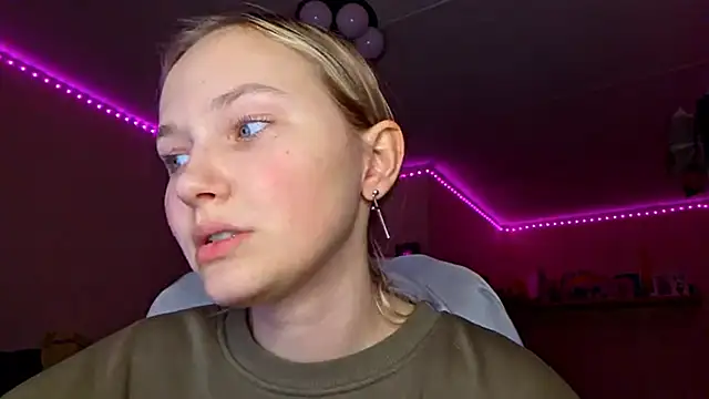 KarinRobertson online show from February 8, 5:27 pm