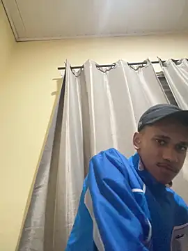 Novinhode18   online show from April 11, 5:12 am