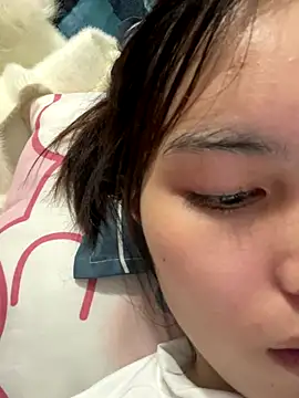 Snapshot of A_lyly chatting on November 8, 1:00 pm A lyly online show from November 8, 1:00 pm