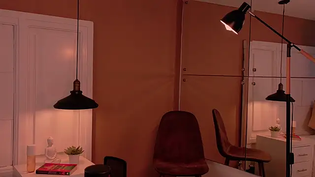 Snapshot of Raven444 chatting on November 8, 11:25 pm Raven444 online show from November 8, 11:25 pm