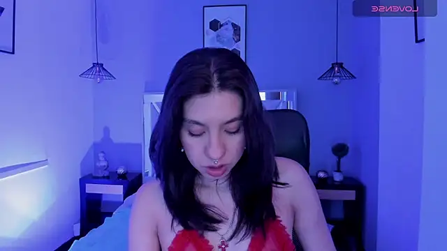 zoe-moreau online show from February 17, 8:04 pm