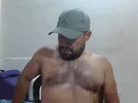 Snapshot of Ramses_36 chatting on May 21, 10:17 pm Ramses 36 online show from May 21, 10:17 pm