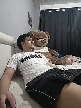 Snapshot of Theo_Lightwood chatting on November 6, 3:24 pm Theo Lightwood online show from November 6, 3:24 pm