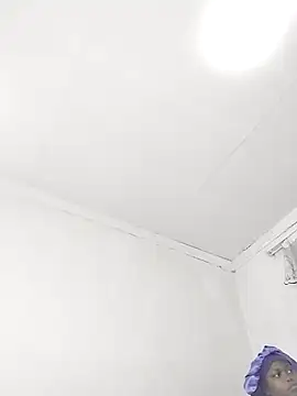 SweetSavage18 online show from February 9, 12:25 am