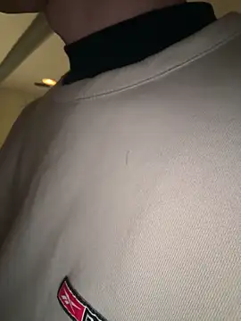 JadonZ 04263 online show from November 3, 6:03 am