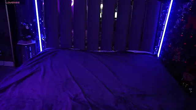 Snapshot of DanielaReign chatting on December 16, 1:38 pm DanielaReign online show from December 16, 1:38 pm