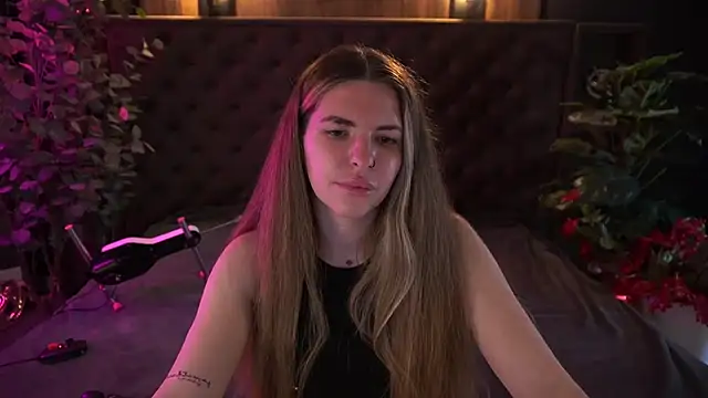 DanielaReign online show from April 2, 6:00 am