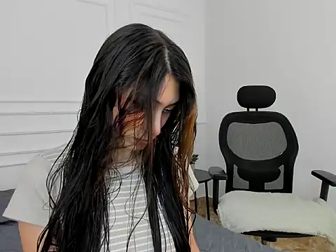 Snapshot of Ana_Muller19 chatting on November 4, 11:15 pm Ana Muller19 online show from November 4, 11:15 pm