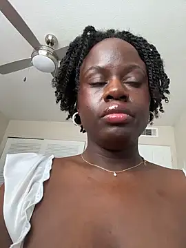 Snapshot of ladiosa_selene chatting on February 12, 9:43 pm ladiosa selene online show from February 12, 9:43 pm