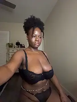 Snapshot of ladiosa_selene chatting on February 18, 11:44 pm ladiosa selene online show from February 18, 11:44 pm