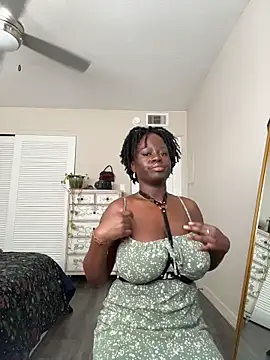 Snapshot of ladiosa_selene chatting on March 1, 9:39 pm ladiosa selene online show from March 1, 9:39 pm