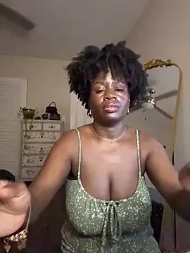 Snapshot of ladiosa_selene chatting on March 5, 12:39 am ladiosa selene online show from March 5, 12:39 am