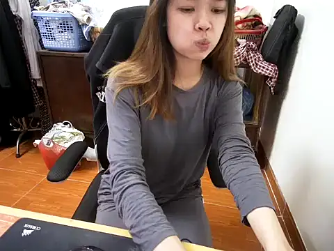 ---Lusi03--- online show from December 18, 3:29 pm