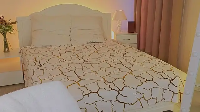 WICKEDEMBER online show from March 23, 1:53 am