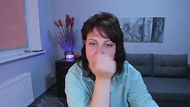 Snapshot of Helen_Rossi chatting on November 6, 8:26 am Helen Rossi online show from November 6, 8:26 am