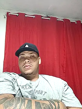 Snapshot of monicaquadro01 chatting on November 8, 5:18 am monicaquadro01 online show from November 8, 5:18 am