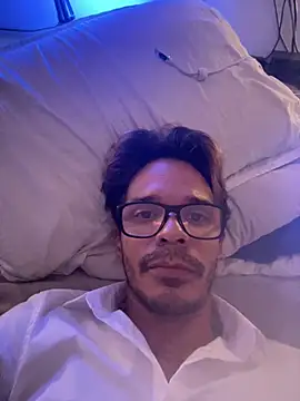 Snapshot of Antoniobiague chatting on February 15, 2:19 am Antoniobiague online show from February 15, 2:19 am