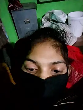 Snapshot of Jooli_cuty chatting on January 12, 7:52 pm Jooli cuty online show from January 12, 7:52 pm