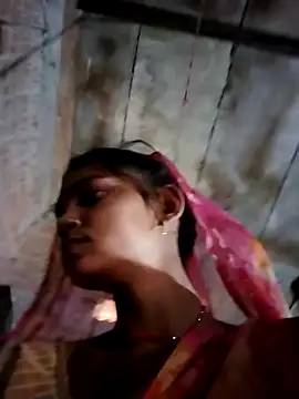 Snapshot of Jooli_cuty chatting on February 5, 5:45 am Jooli cuty online show from February 5, 5:45 am