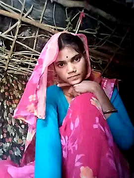 Snapshot of Jooli_cuty chatting on February 12, 6:19 am Jooli cuty online show from February 12, 6:19 am