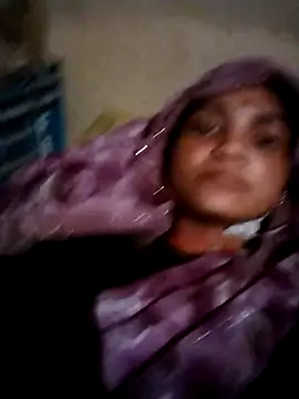 Snapshot of Jooli_cuty chatting on February 17, 4:13 pm Jooli cuty online show from February 17, 4:13 pm