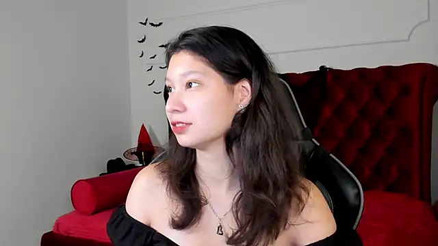 Snapshot of SaraDenars chatting on November 4, 5:28 am SaraDenars online show from November 4, 5:28 am